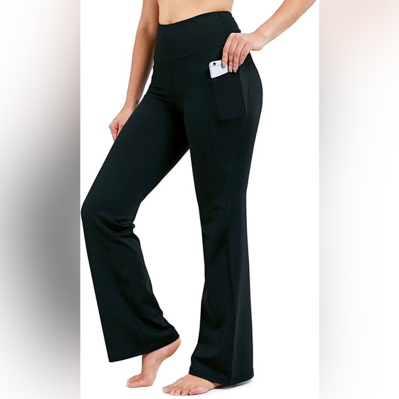 Pants - NWT Yoga Pants With Pockets.